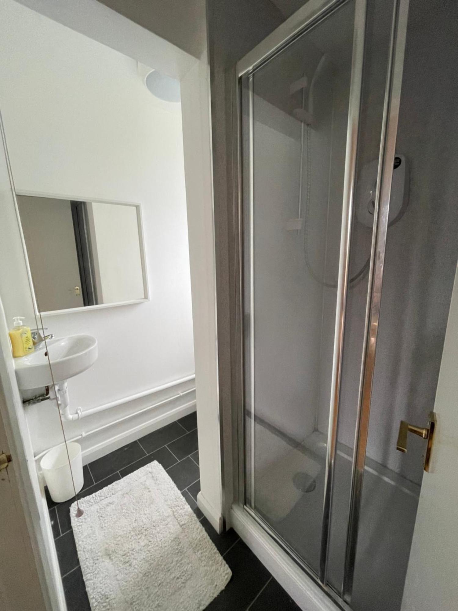Entire Flat, Centre - Free Parking * Canterbury