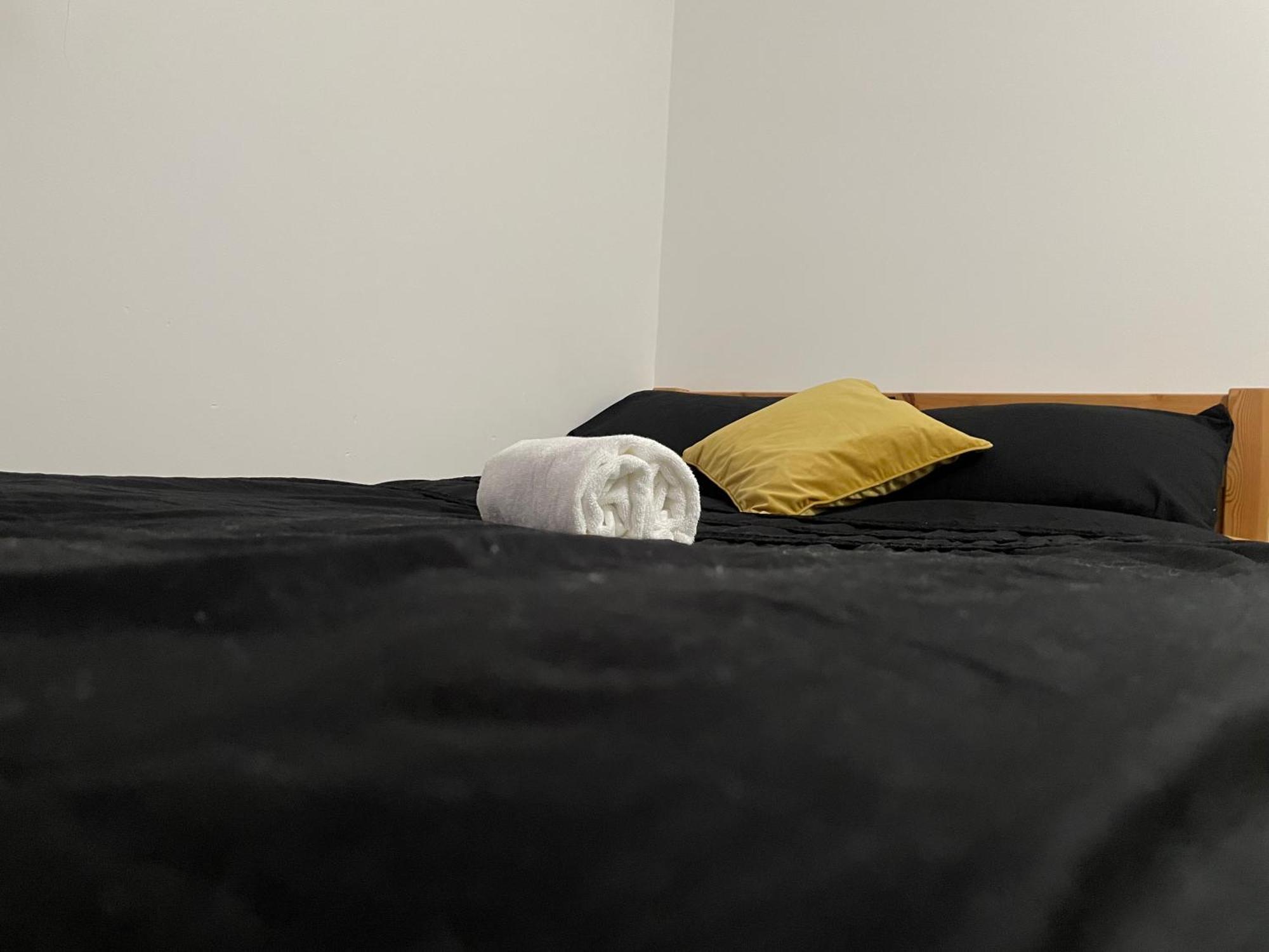 Entire Flat, Centre - Free Parking Apartment Canterbury